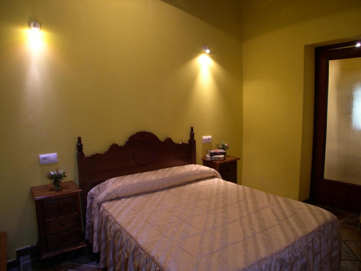 Turismo Rural El Sidron Guest House Pilona Luaran gambar