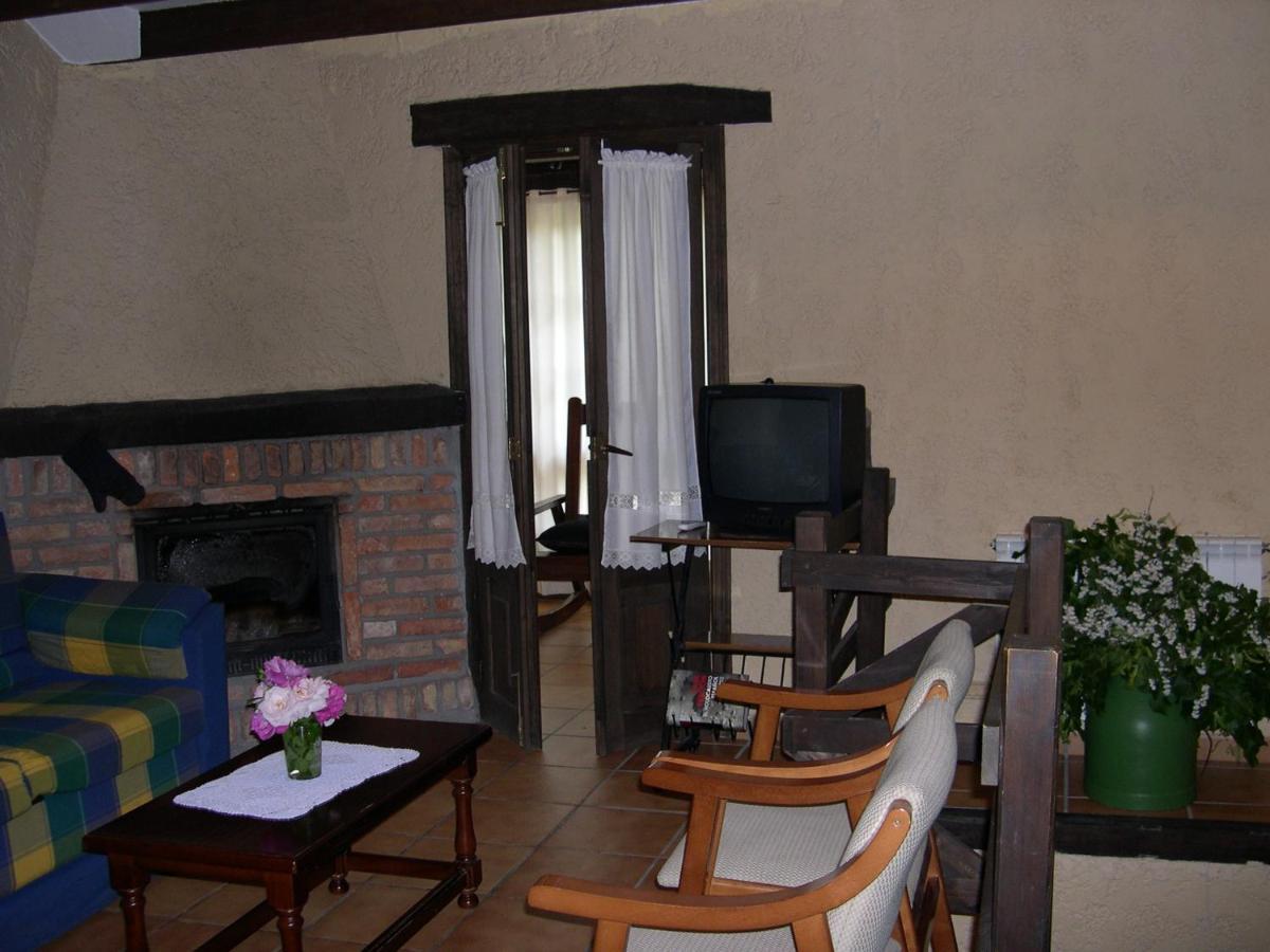 Turismo Rural El Sidron Guest House Pilona Luaran gambar