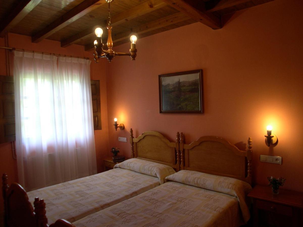 Turismo Rural El Sidron Guest House Pilona Luaran gambar