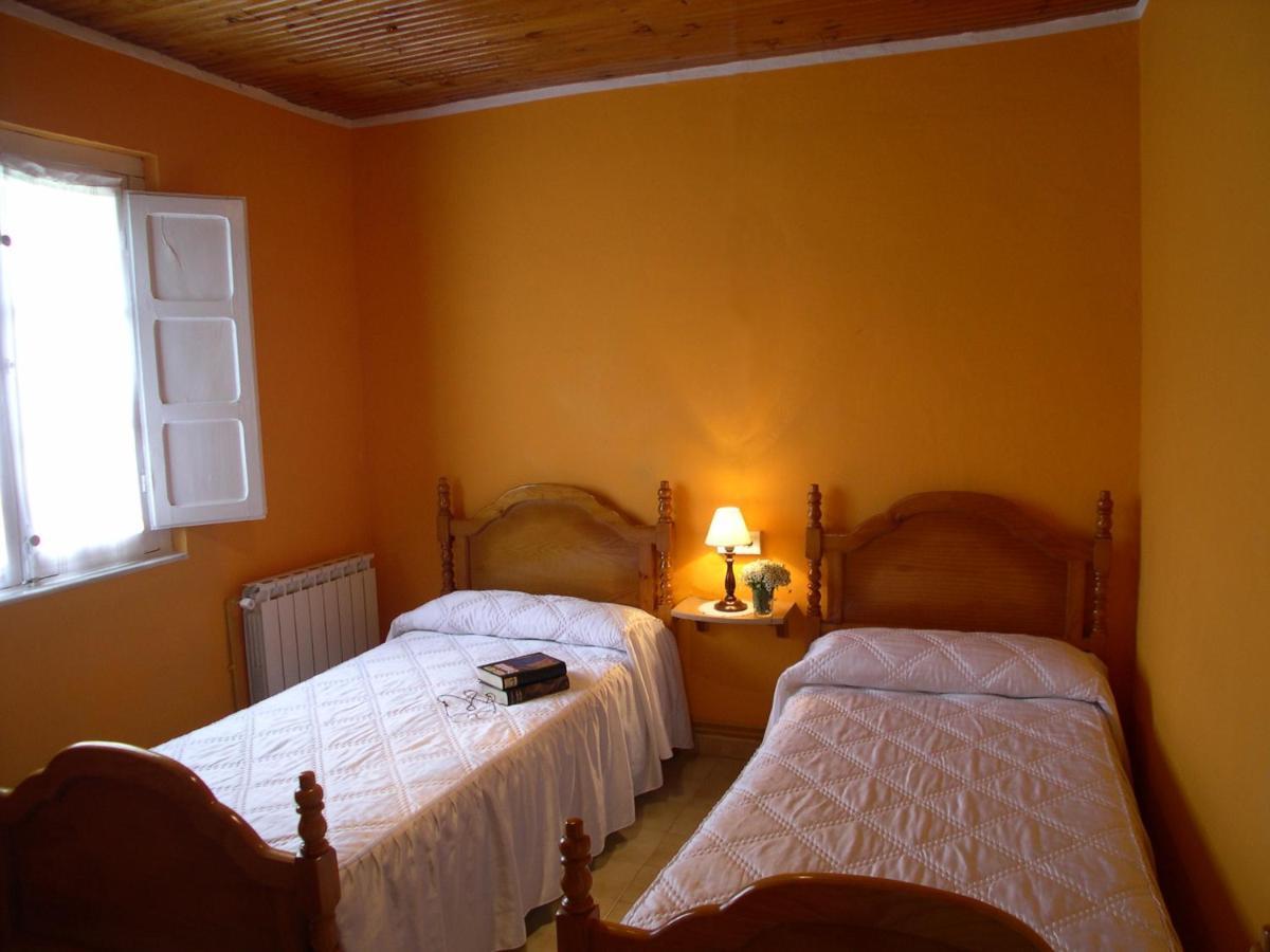Turismo Rural El Sidron Guest House Pilona Luaran gambar