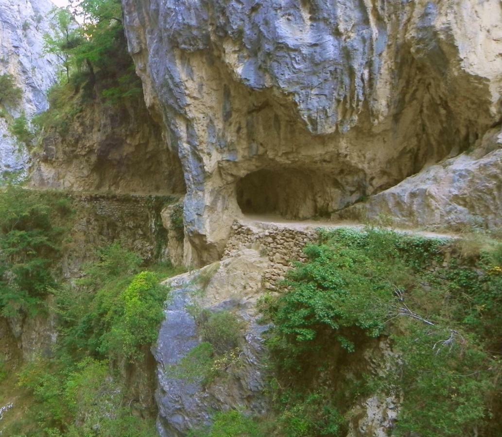 Turismo Rural El Sidron Guest House Pilona Luaran gambar