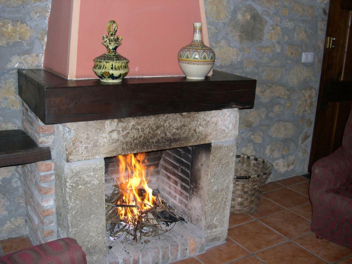 Turismo Rural El Sidron Guest House Pilona Luaran gambar