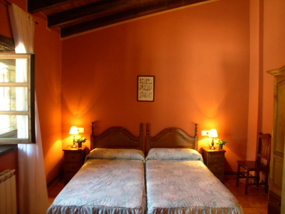Turismo Rural El Sidron Guest House Pilona Luaran gambar