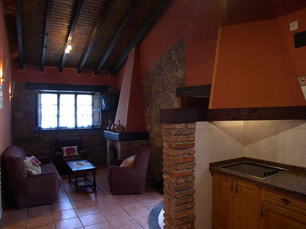 Turismo Rural El Sidron Guest House Pilona Luaran gambar