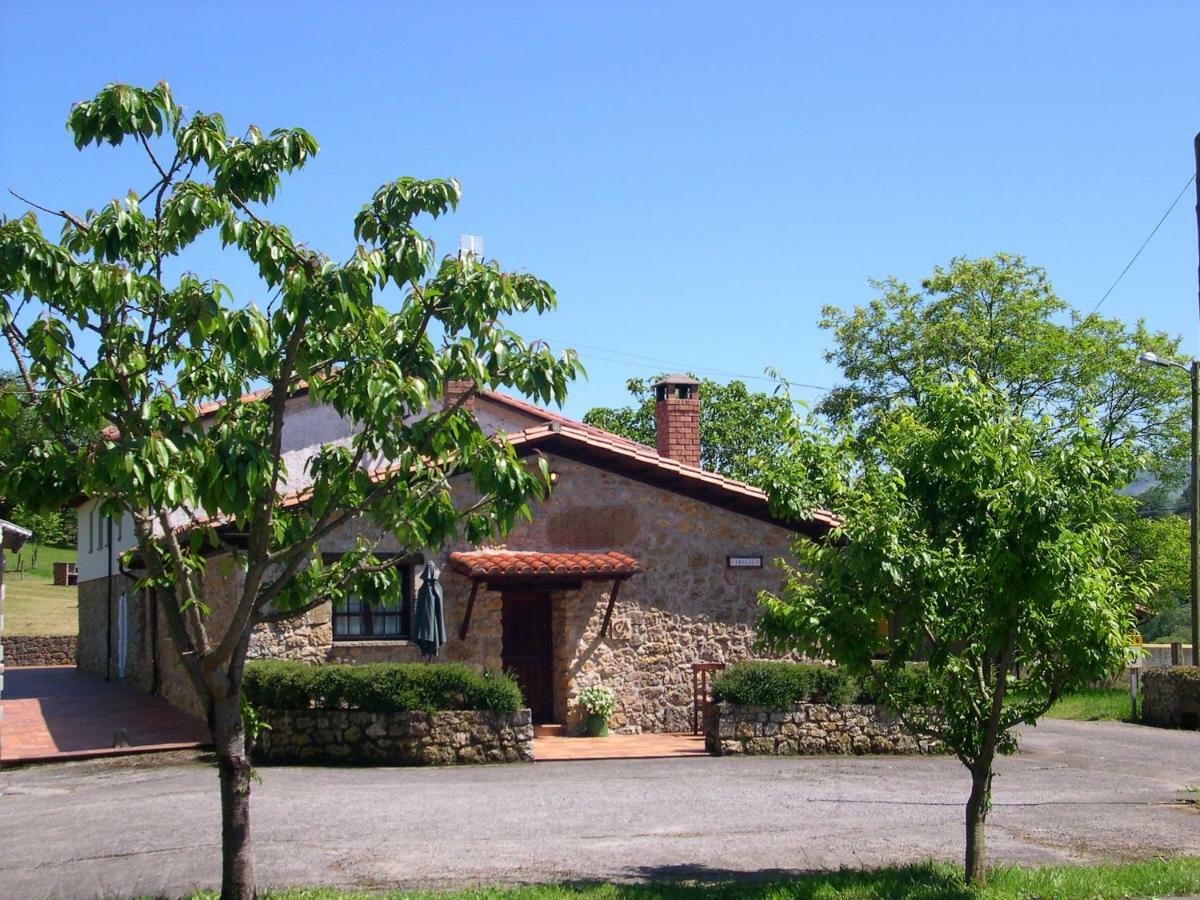 Turismo Rural El Sidron Guest House Pilona Luaran gambar
