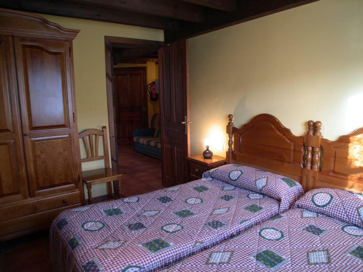 Turismo Rural El Sidron Guest House Pilona Luaran gambar